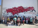 Destaque - Alunos inauguram mural de arte urbana contra a violência